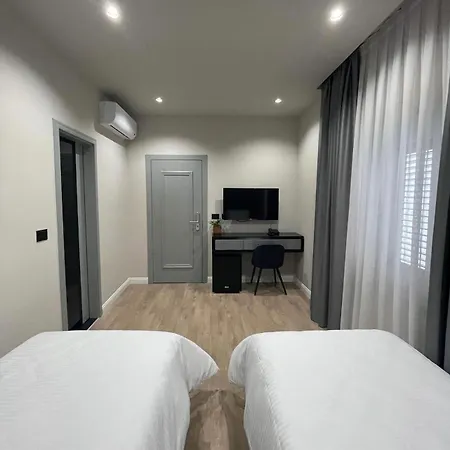 Imperator 4* Tirana