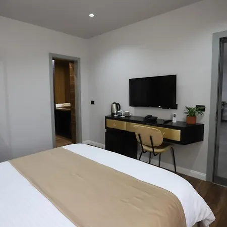 Imperator 4* Tirana